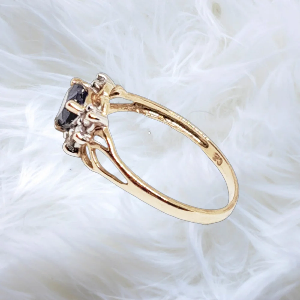 10k Gold Heart Ring with Blue Sapphire and Cubic Zirconia Gemstones. Size 6.75